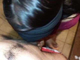 ENCUENTRO A MI HIJASTRA VIENDO PORNO Y le ENSEÑÓ COMO HACERLO