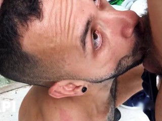 Papi - Milo 下班休息一下，同时吮吸 Pablo X 和他们老板的鸡巴