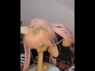 Goth trans gril deeptroathing à dildo