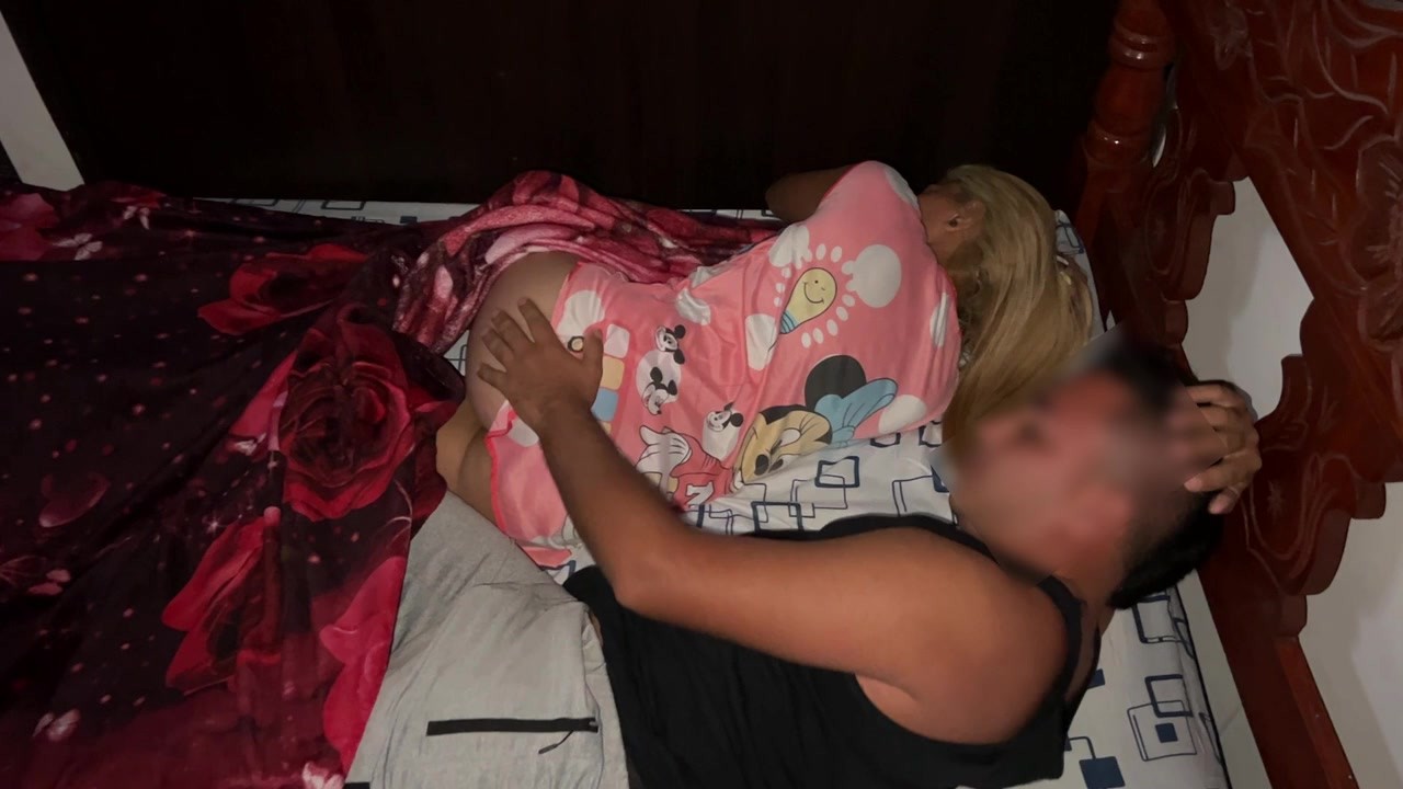 Compartiendo Una Cama Con Mi Hermosa Prima Porque Estamos Viajando CASO DE  LA VIDA REAL - Pornhub.com