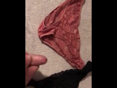 Dirty knickers - Screenshot 2 of 16 - Wank It Now