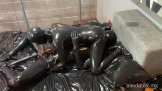 Latex orgasms with Gloomy Babe T2, 69 and orgasm in latex - Alex Latex