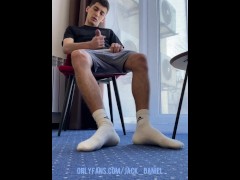 HAIRY LEGS WHITE SOCKS HANDJOB - Screenshot 7 of 16 - Guy