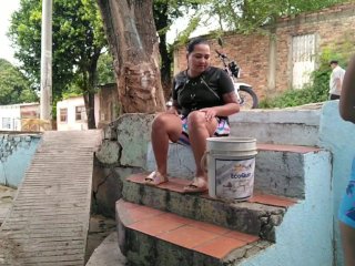 saciamos las ganas que nos teníamos la vecina y yo en plena calle parte 1