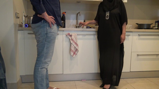 Arab Egyptian Wife Fucking the Plumber زوجة مصرية مع السباك
