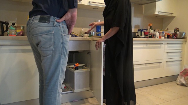 Arab Egyptian Wife Fucking the Plumber زوجة مصرية مع السباك