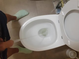 MEANDO RICO PISS TOILET