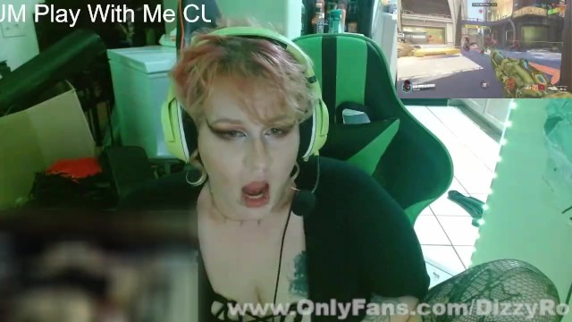Играю сам с собой, пока играю в Overwatch. неотредактированное видео на OF