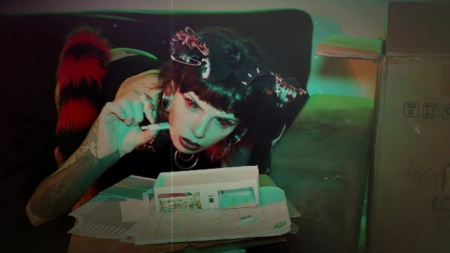 Watch Bondage Video:Mari Zombie plaing cat from another planet