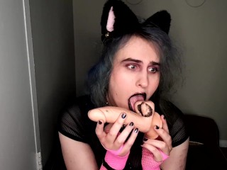 Garota Gato Trans Gótica Recebe Seu Batom Por Todo o Pau do Mestre