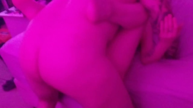 Жена любит, когда друг приходит поиграть