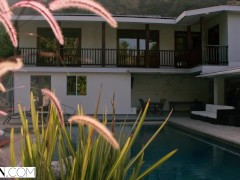 VIXEN Smoking hot Liz has smouldering sex & intense orgasm - Screenshot 1 of 16 - Vixen