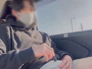 [amateur / Pour Femme] Masturbation Au Vibromasseur Sur Le Parking D'un Dépanneur