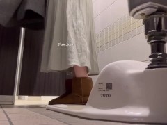 デパートのトイレ//極太アナルバイブでずぼずぼオナニー♡（別アングル） - Screenshot 1 of 16 - Toilet