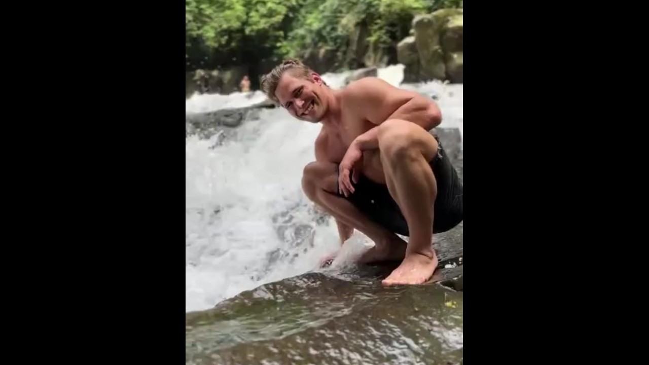 Hot Muscle Man ,jerking , Cum Show , Flex , Guy Onlyfans Artemus Muah  @u304764104 - Pornhub.com