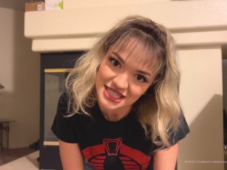 POV Slutty Older Roommate Vous Toilett En Son Assistant / Fuck Toy Positive Femdom Bratty Role Play