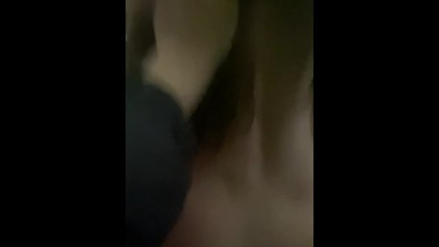 SLIM THICK SLUT LOVES HER HAIR GETTING PULLED ?