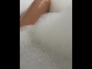 Soapy Bubble Bath: Showing off my Body