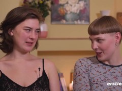 Ersties - Heißer Strap-On Sex mit Emma und Amanita