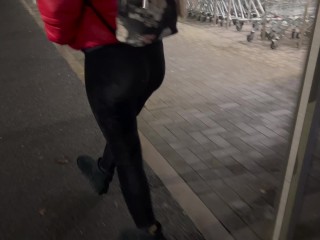 Быстрая мастурбация посреди дороги !! Большой камшот