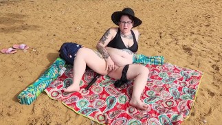 Сквиртин в песке