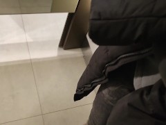 Минет в примерочной магазина где куча людей. Публичный минет. - Screenshot 2 of 16 - Public Blowjob