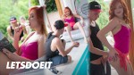 Superbe MILF rousse Eva Berger séduit Guy au bord de la piscine Into du sexe hardcore - LETSDOEIT