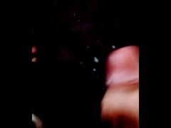 Pau grosso gozando para gata