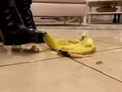 Crush some bananas with my sexy boots - Screenshot 4 of 16 - Boots