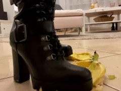 Crush some bananas with my sexy boots - Screenshot 9 of 16 - Boots