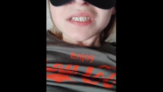 Она попыталась сделать селфи во время секса, а он засунул свой член ей в задницу