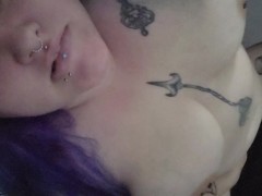 Shaking orgasm with butt plug - Screenshot 7 of 16 - Blue Hair
