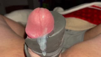 Harte, leise ORGASMUS-Kontrolle endet mit überlaufendem CUM-Schuss