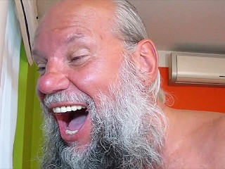 Looks like Grandpa has Fun