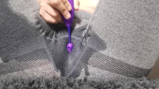 在我的紧身裤里尿得太厉害了 💦💦💦🤤