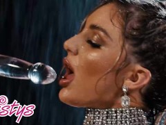 Twistys - Goddess Kayley Gunner Fucks Her Pussy With Her Toy While She Gets Showered With Water