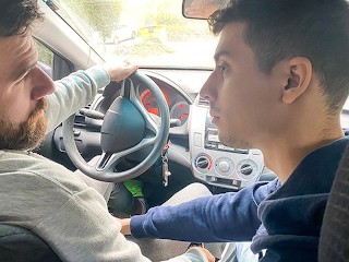 Motorista Rodrigo El Santo Da Carona a Boy Valentin Val e Fode Seu Cu Apertado - SayUncle