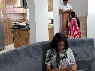 Minha Madrasta Chupa Meu Pau Na Escada Enquanto Minha Meia-irmã Está Distraída