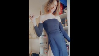 Mein neues schwarzes Kleid und ein kleines Wackeln