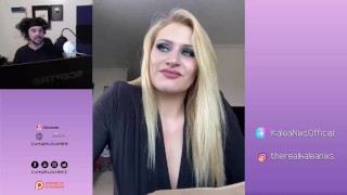 Porn Star Kalea Nixs parle de jouer avec sa chatte à la Park | Cam Girl Diaries Podcast