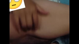 Rica enbarazada se toca