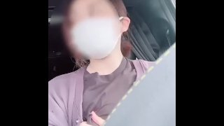 運転中に乳首触る人妻