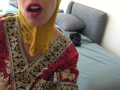 امراءة سكسية بطيز عربية كبيرة تخون زوجها و تهينو قدام الكامرا. 16/16