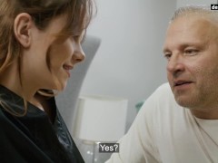 Anna Devito loses her vaginal virginity with Tommys big cock - Screenshot 6 of 16 - Deflorationtv