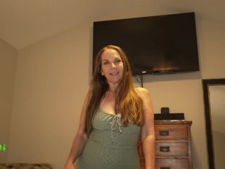 Sharing a Bed With My Hot StepMom Big Ass Milf! screenshot number 2