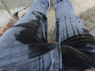 outside, wetting jeans, exclusive, pissing