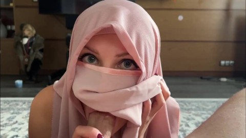 J’ai baisé ma salope personnelle en hijab. Ma bite turque aime sa chatte