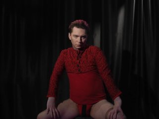 RED COSPLAY BOY WANT TO PLAY