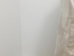 【日本人素人】濡れ濡れ美女がM字で潮吹き、、深夜なのに声漏れちゃう/// 変態 ドM - Screenshot 4 of 16 - Japanese Ame