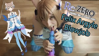 Femboy Felix Argyle Cosplayer suce un gros gode et veut votre sperme